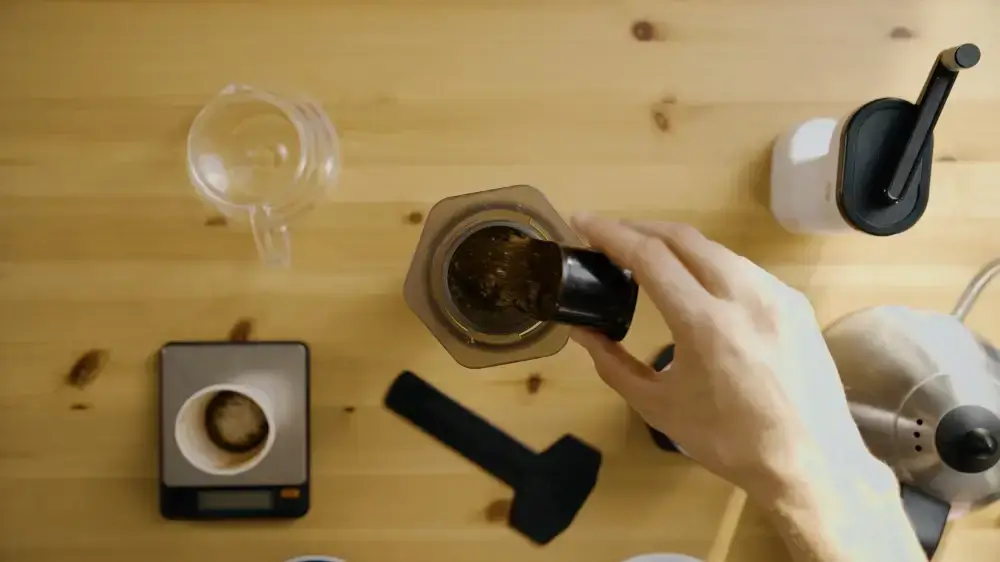 priprava-kavy-cez-aeropress4